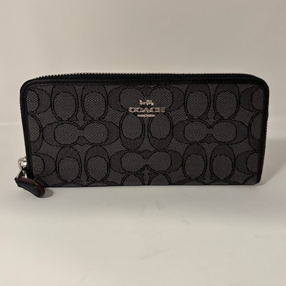 Coach Accordion Zip Wallet in Signature Jacquard - Picture 1 of 5